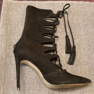Fierce Steve Madden suede boots!  Size 8.5